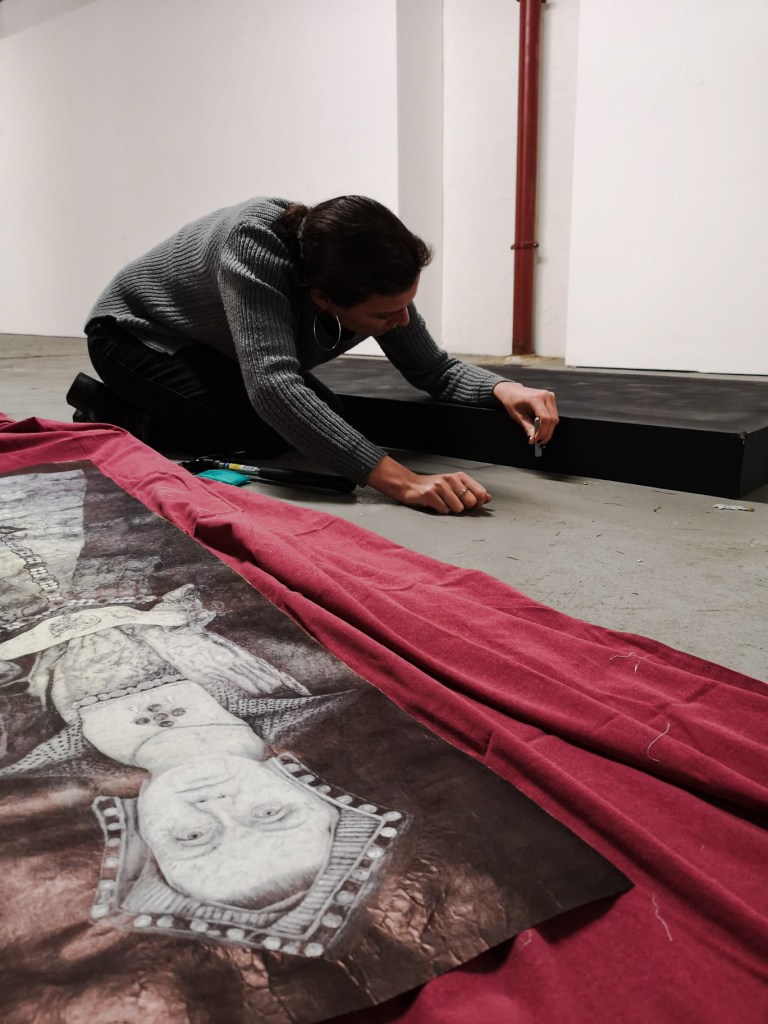 Behind The Queens 003.jpg